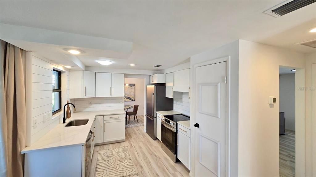 For Sale: $479,900 (3 beds, 2 baths, 1534 Square Feet)