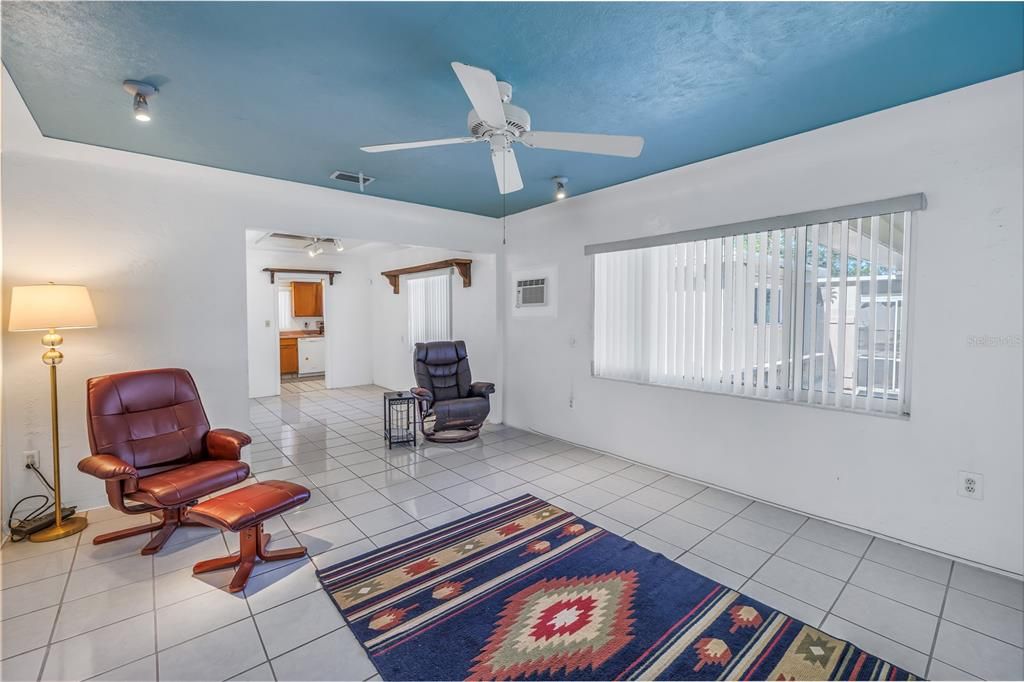 For Sale: $539,000 (3 beds, 2 baths, 1529 Square Feet)