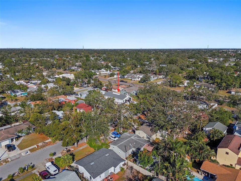 Active With Contract: $820,000 (3 beds, 2 baths, 1915 Square Feet)