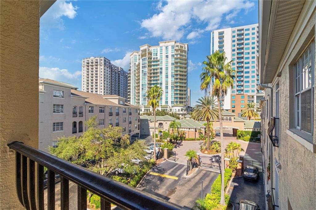 Active With Contract: $449,000 (2 beds, 2 baths, 1245 Square Feet)