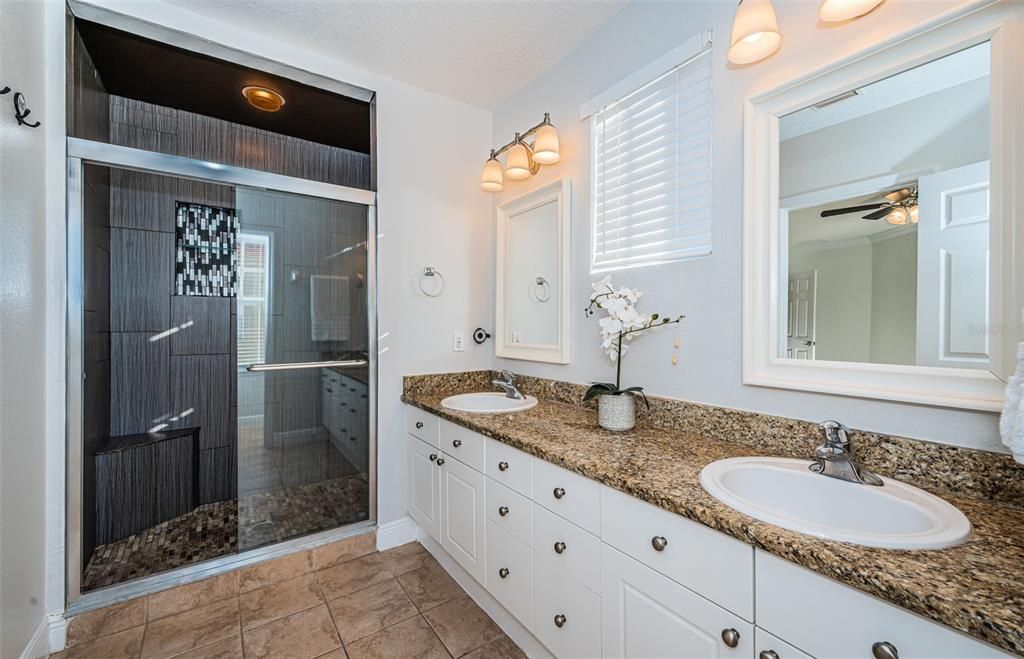 Master Bathroom - Upper Level