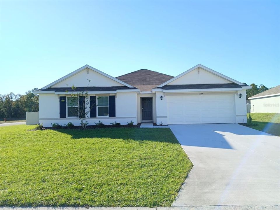 For Rent: $2,399 (4 beds, 2 baths, 2319 Square Feet)