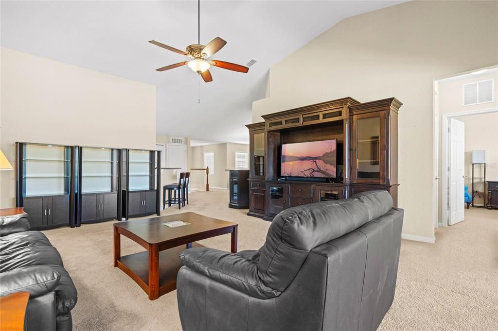 For Sale: $299,000 (3 beds, 2 baths, 1893 Square Feet)