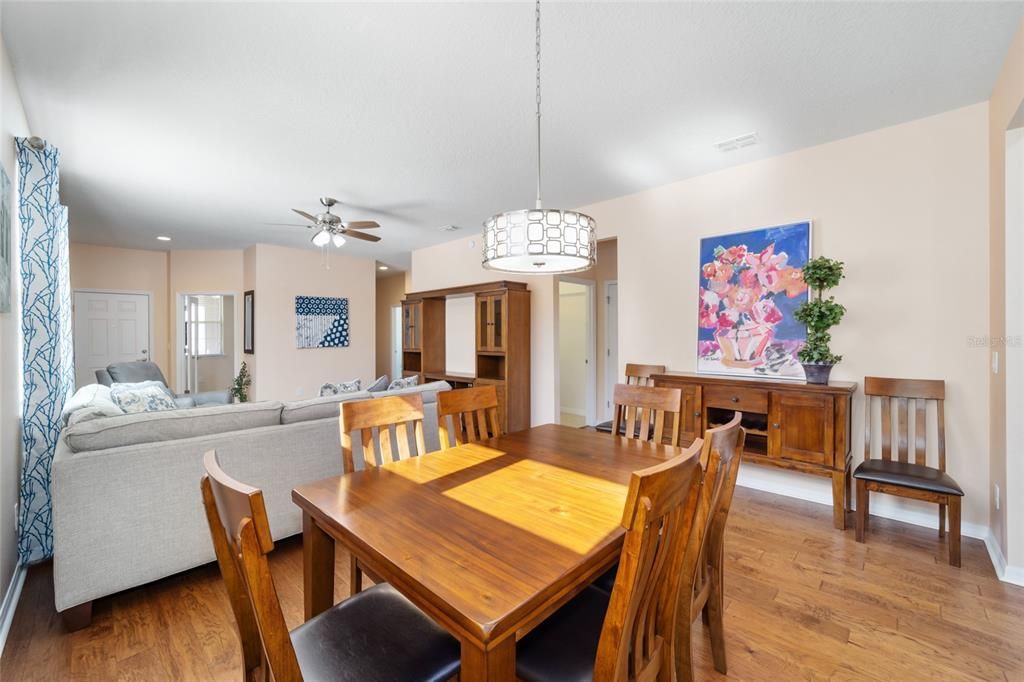 For Sale: $321,123 (2 beds, 2 baths, 1447 Square Feet)