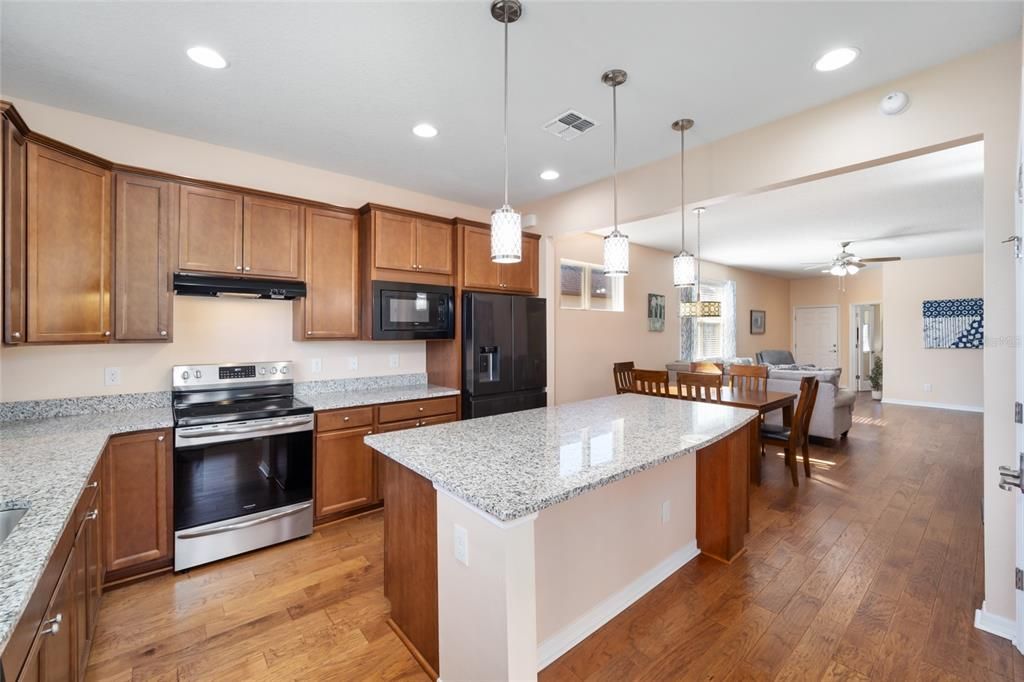 For Sale: $321,123 (2 beds, 2 baths, 1447 Square Feet)