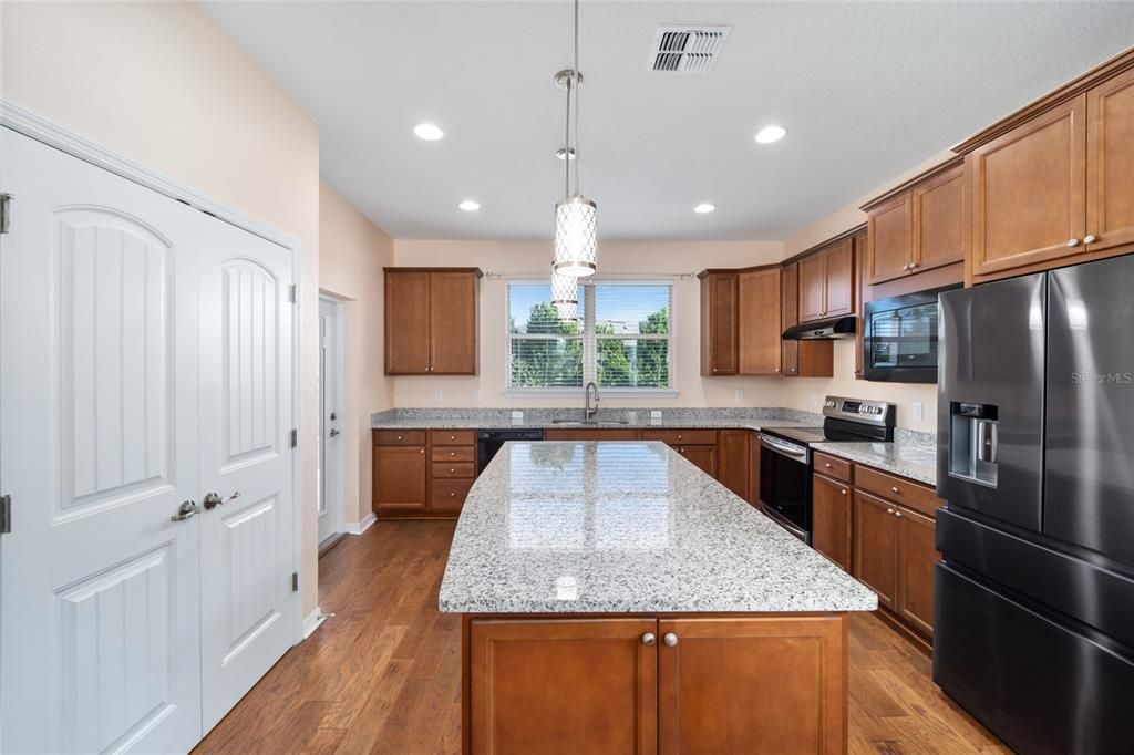 For Sale: $321,123 (2 beds, 2 baths, 1447 Square Feet)