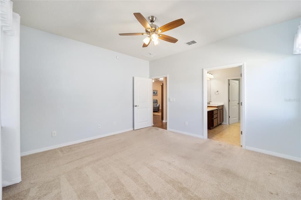 For Sale: $321,123 (2 beds, 2 baths, 1447 Square Feet)