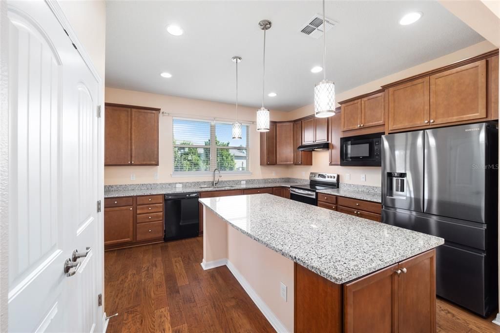 For Sale: $321,123 (2 beds, 2 baths, 1447 Square Feet)