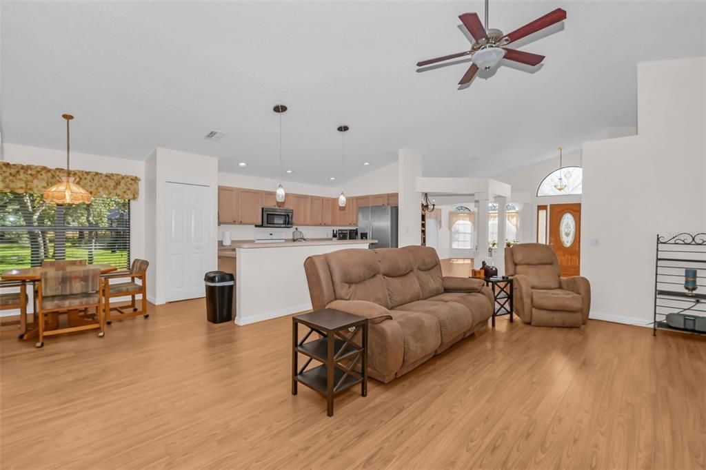 For Sale: $339,000 (3 beds, 2 baths, 1979 Square Feet)