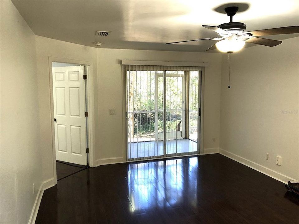 For Sale: $260,000 (4 beds, 2 baths, 1220 Square Feet)