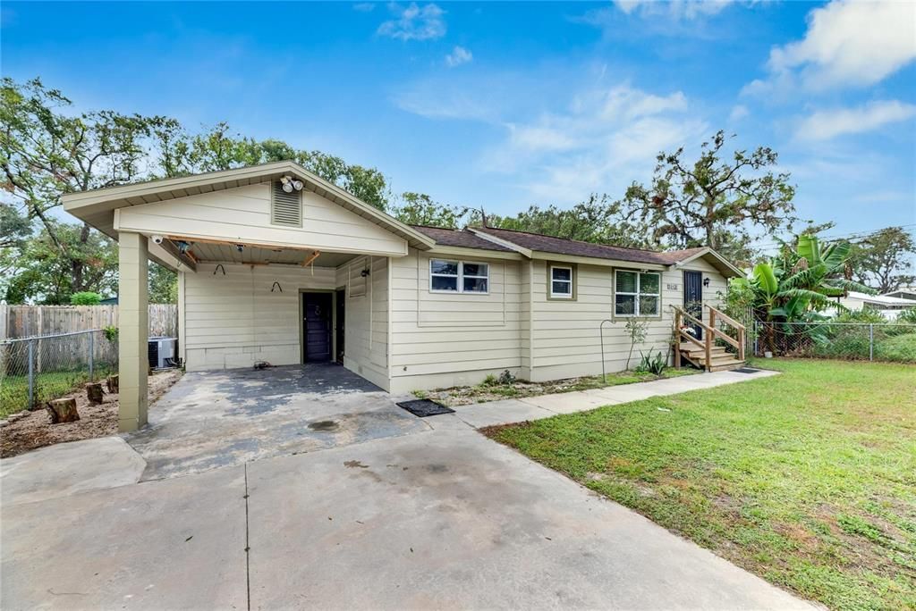 Active With Contract: $199,000 (2 beds, 1 baths, 768 Square Feet)