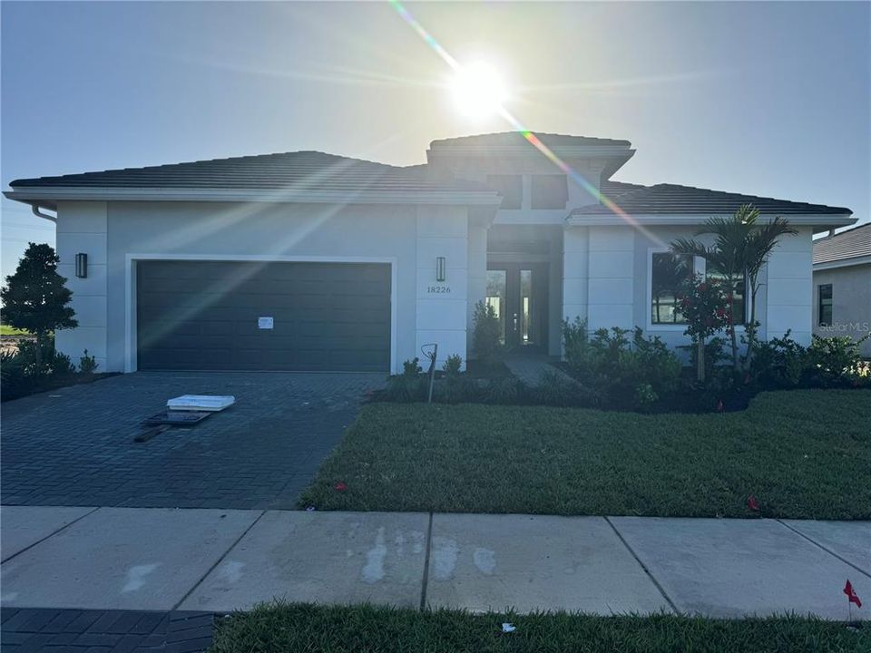 最近售出: $1,140,556 (3 贝兹, 3 浴室, 2975 平方英尺)