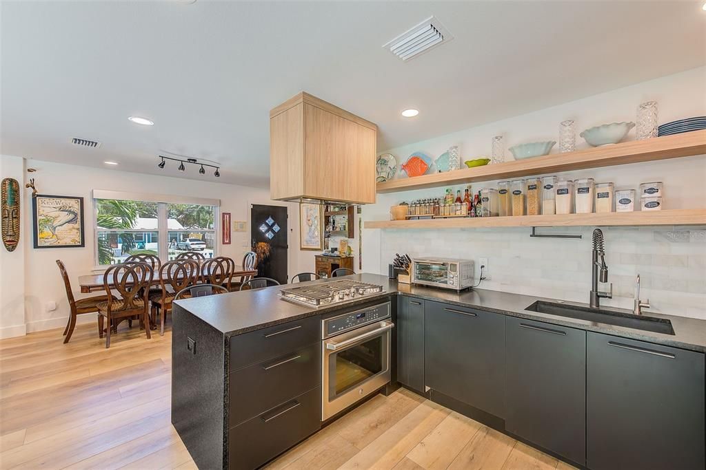 Active With Contract: $650,000 (4 beds, 3 baths, 1572 Square Feet)