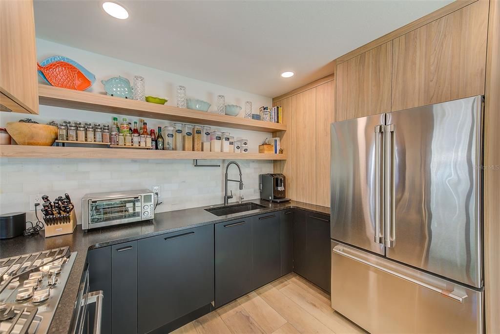 Active With Contract: $650,000 (4 beds, 3 baths, 1572 Square Feet)