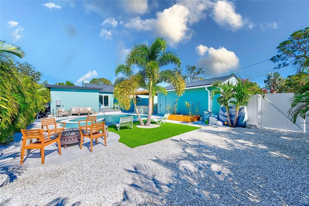 Active With Contract: $650,000 (4 beds, 3 baths, 1572 Square Feet)