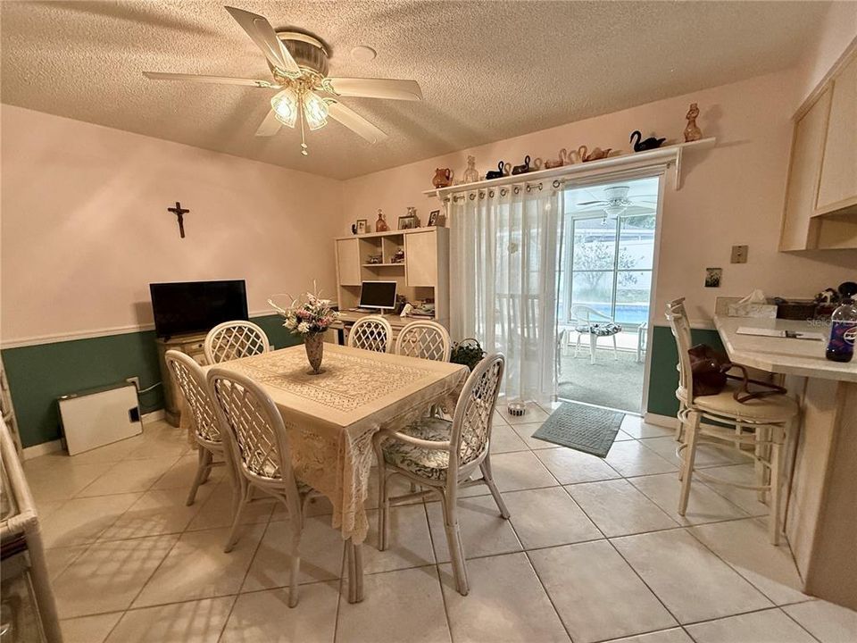 Large eating space in kitchen.