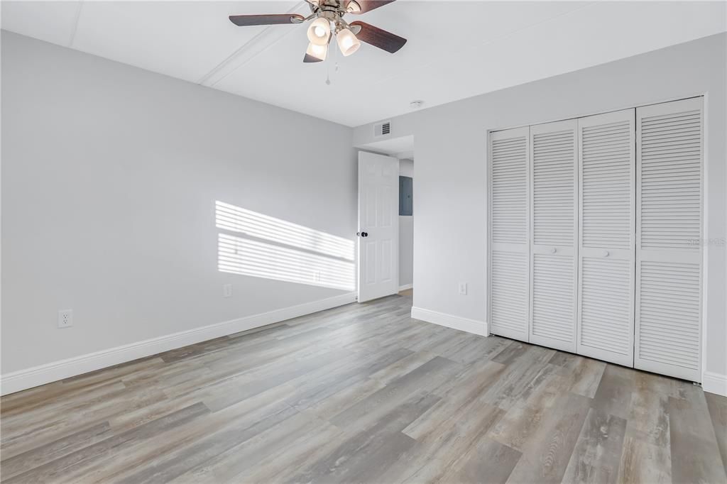 For Sale: $225,000 (2 beds, 2 baths, 1190 Square Feet)