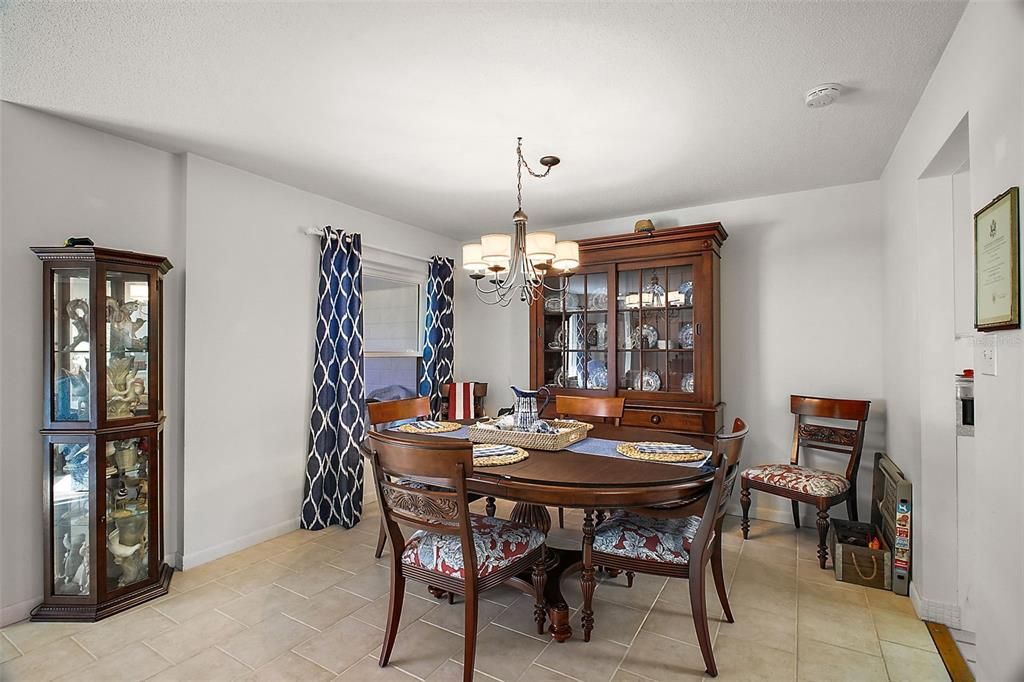 For Sale: $425,000 (2 beds, 2 baths, 1248 Square Feet)