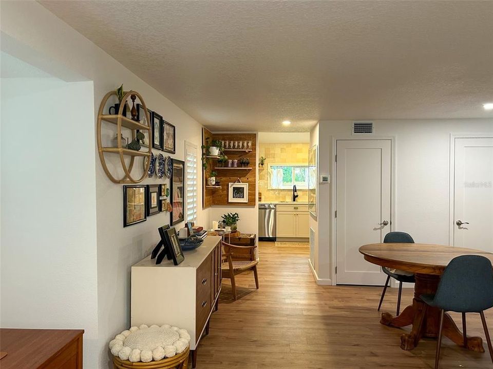 For Sale: $485,900 (1 beds, 1 baths, 995 Square Feet)