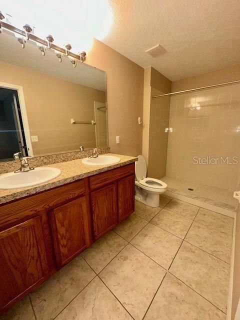 For Rent: $2,195 (3 beds, 2 baths, 1409 Square Feet)