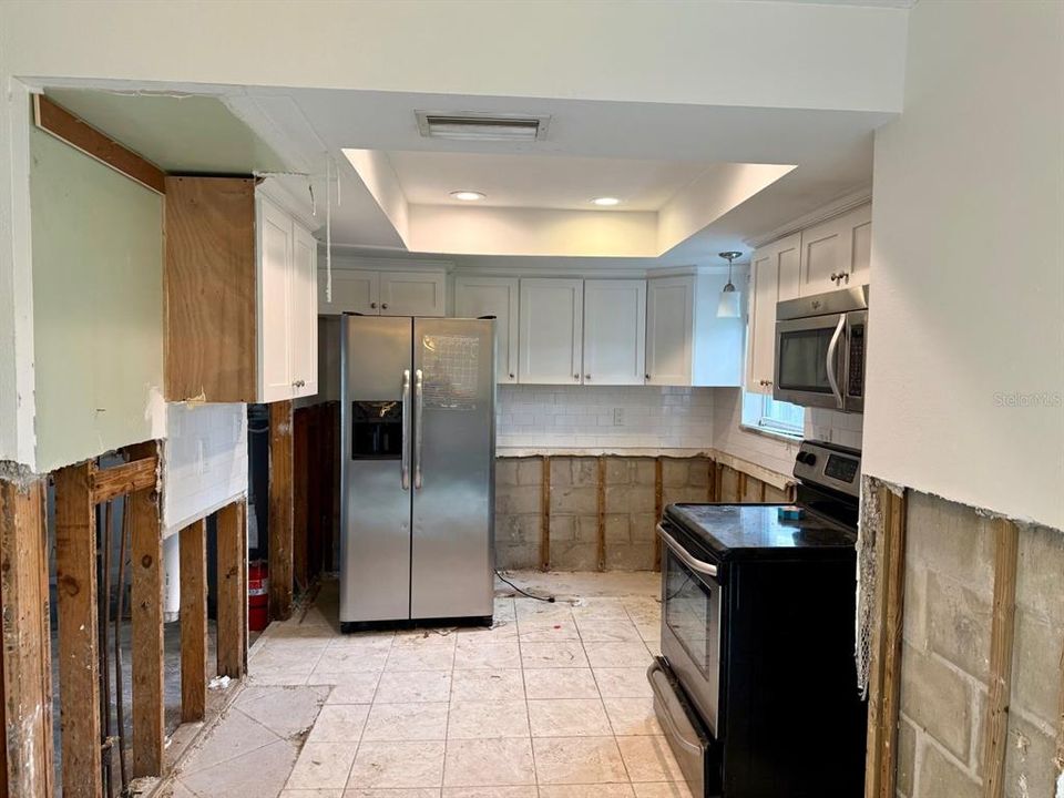 For Sale: $239,000 (2 beds, 1 baths, 818 Square Feet)