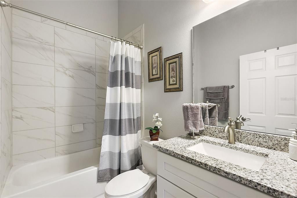 Guest bathroom 2 with tub/shower combo