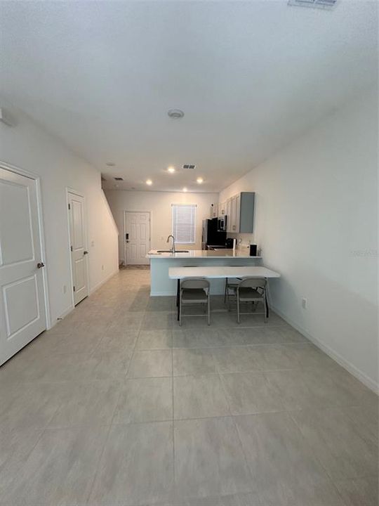 For Rent: $1,950 (2 beds, 2 baths, 1187 Square Feet)