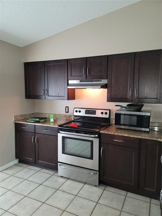 For Rent: $1,650 (2 beds, 2 baths, 1117 Square Feet)