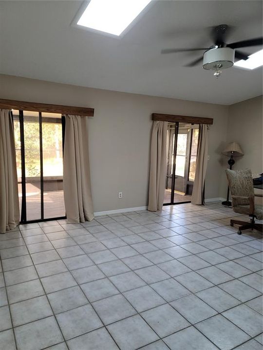 For Rent: $1,650 (2 beds, 2 baths, 1117 Square Feet)