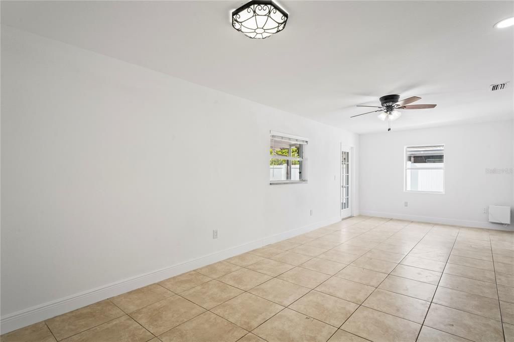 Family Room Dining room combo