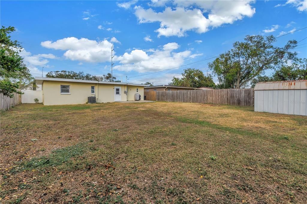 For Sale: $355,000 (3 beds, 2 baths, 1044 Square Feet)