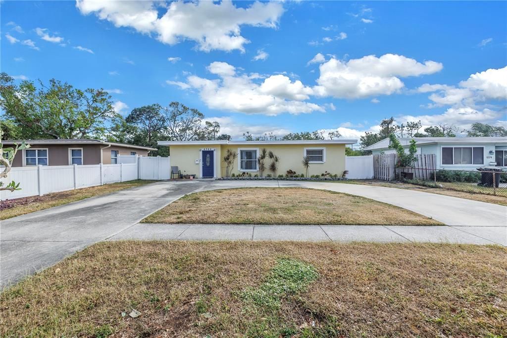 For Sale: $355,000 (3 beds, 2 baths, 1044 Square Feet)