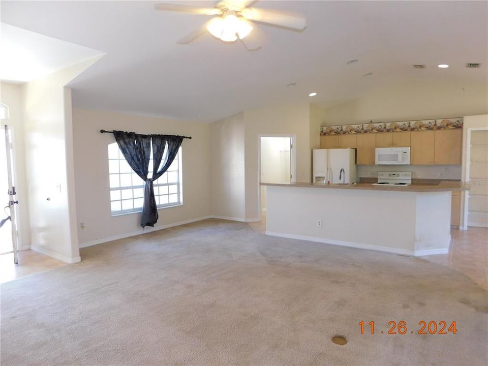 For Sale: $264,900 (3 beds, 2 baths, 1607 Square Feet)