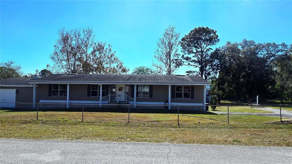 Active With Contract: $234,000 (3 beds, 2 baths, 1680 Square Feet)