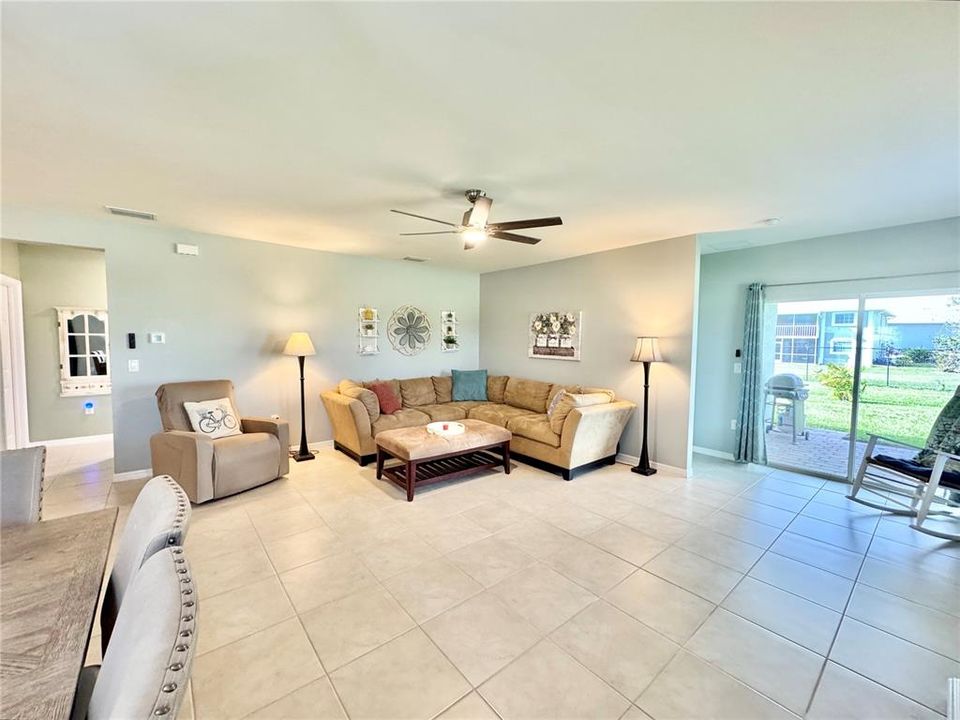 For Sale: $324,900 (3 beds, 2 baths, 1750 Square Feet)