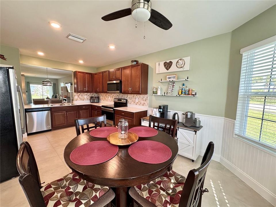 For Sale: $324,900 (3 beds, 2 baths, 1750 Square Feet)