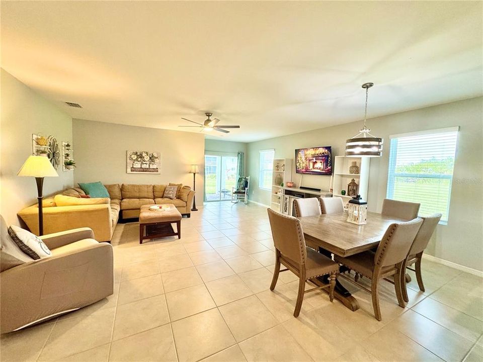 For Sale: $324,900 (3 beds, 2 baths, 1750 Square Feet)