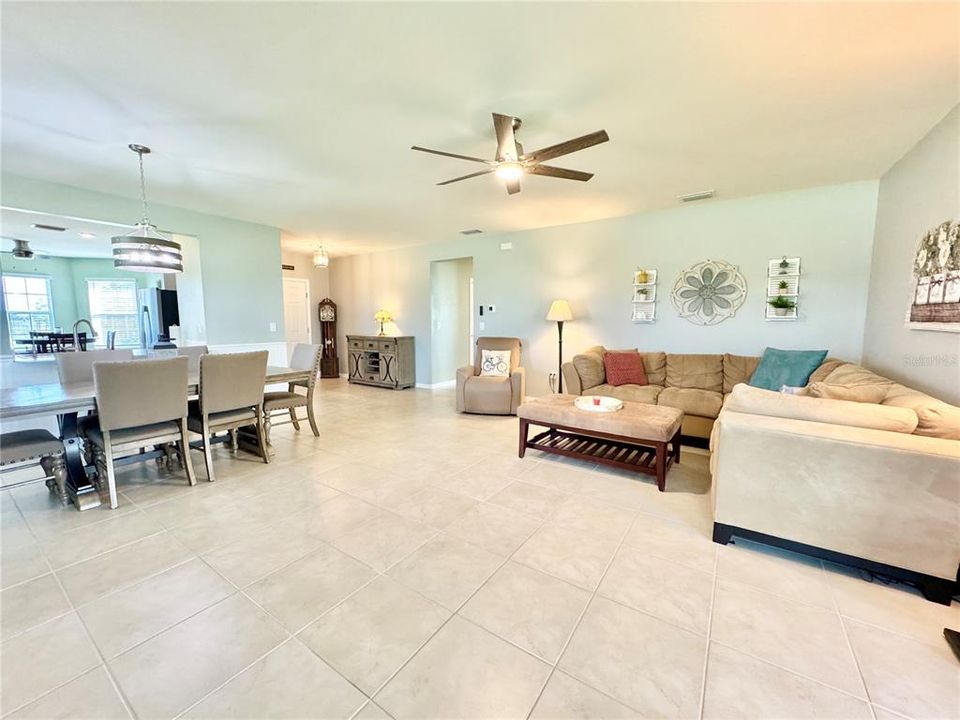 For Sale: $324,900 (3 beds, 2 baths, 1750 Square Feet)