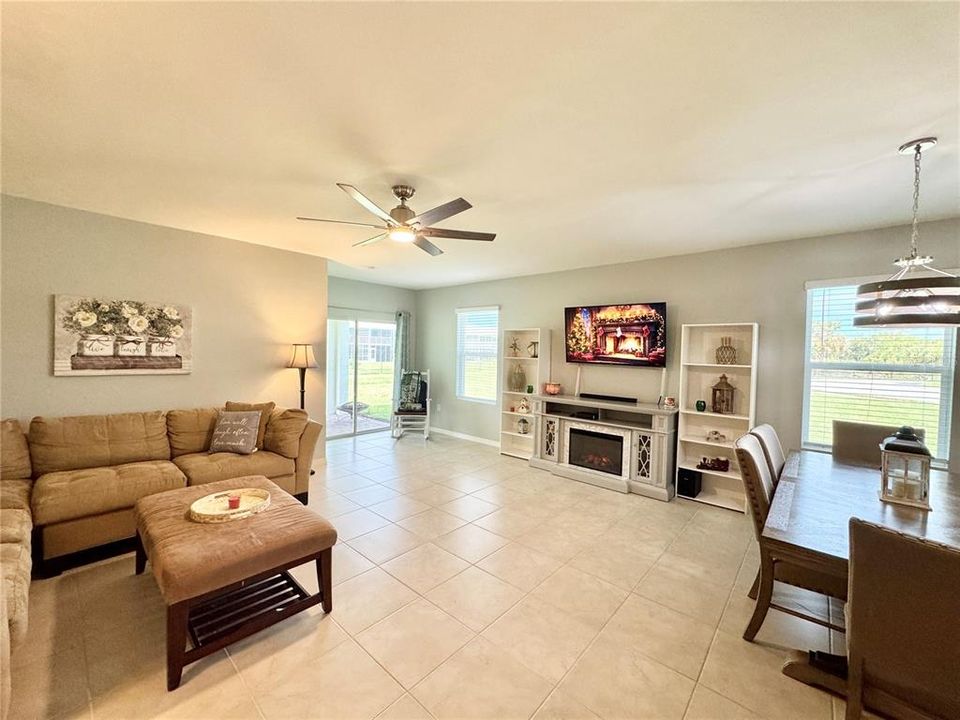 For Sale: $324,900 (3 beds, 2 baths, 1750 Square Feet)