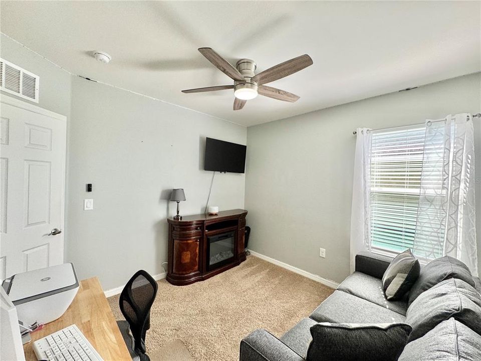 For Sale: $324,900 (3 beds, 2 baths, 1750 Square Feet)