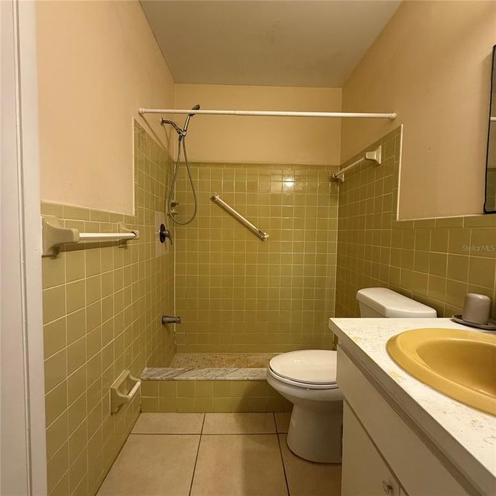 For Rent: $1,175 (1 beds, 1 baths, 550 Square Feet)