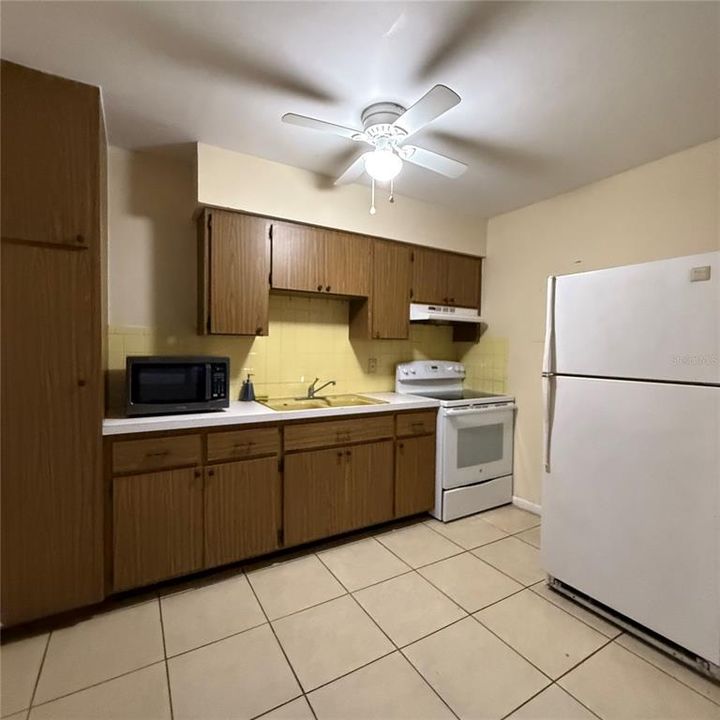 For Rent: $1,175 (1 beds, 1 baths, 550 Square Feet)