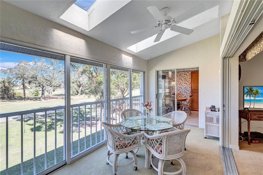 Bright and Cheery Skylit Back Lanai with grand view of the Fairway