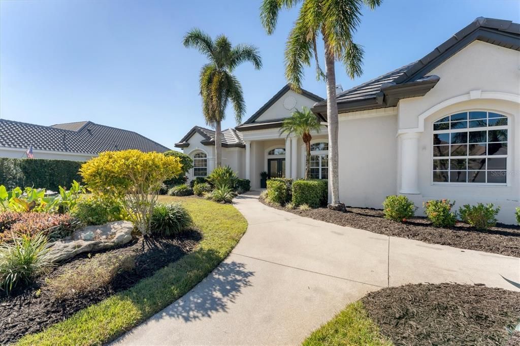 For Sale: $1,850,000 (4 beds, 3 baths, 2896 Square Feet)