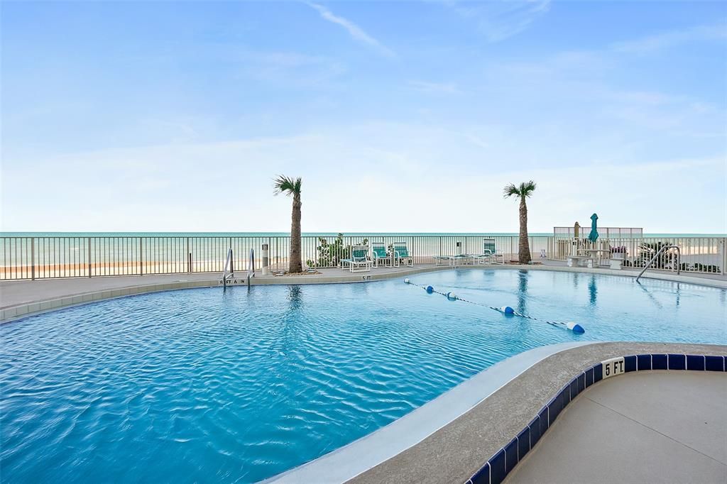 Oceanfront pool