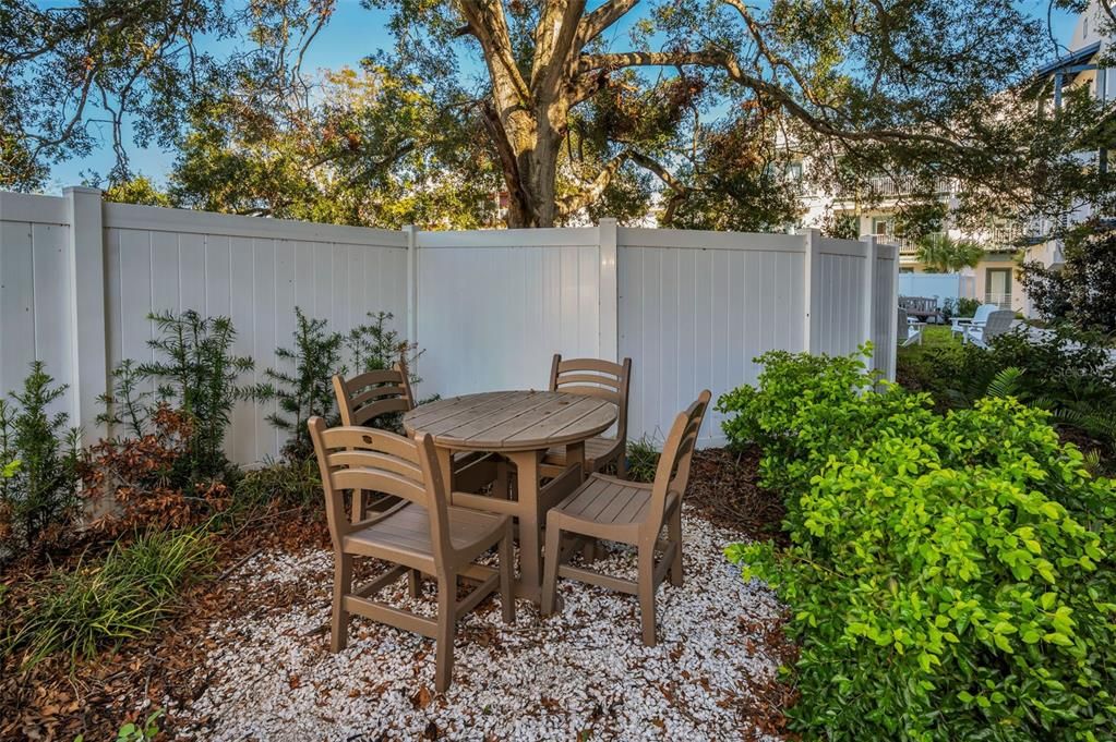 FRONT OUTDOOR SEATING AREA