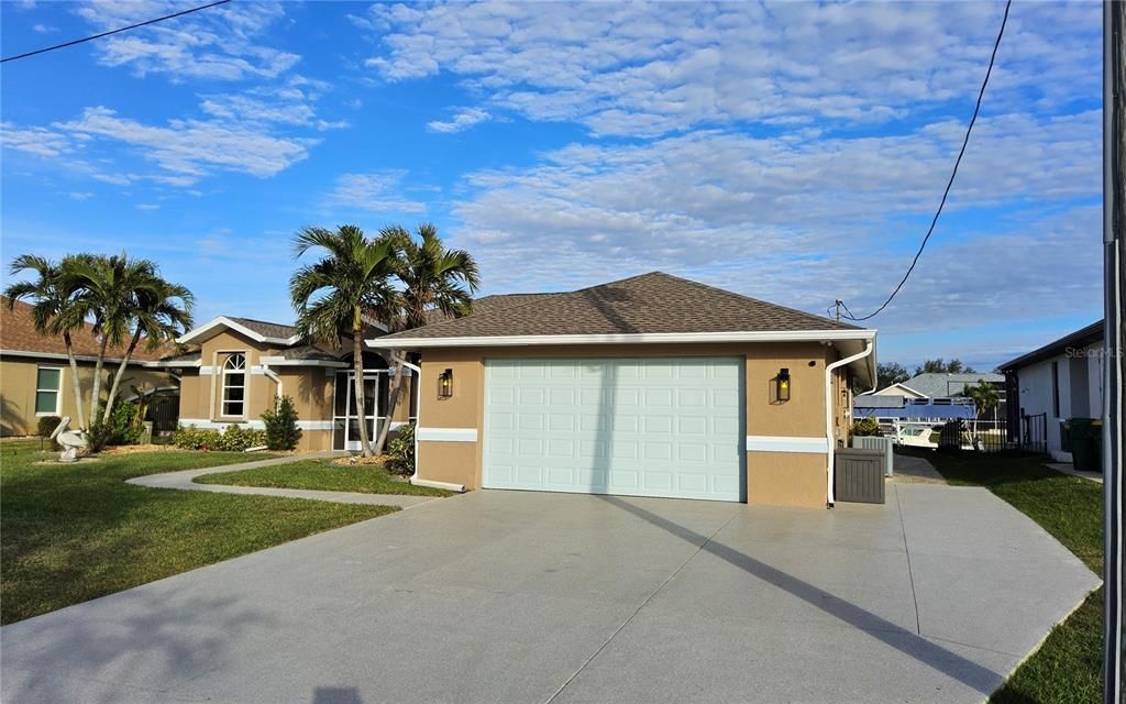 For Sale: $675,000 (3 beds, 2 baths, 2283 Square Feet)