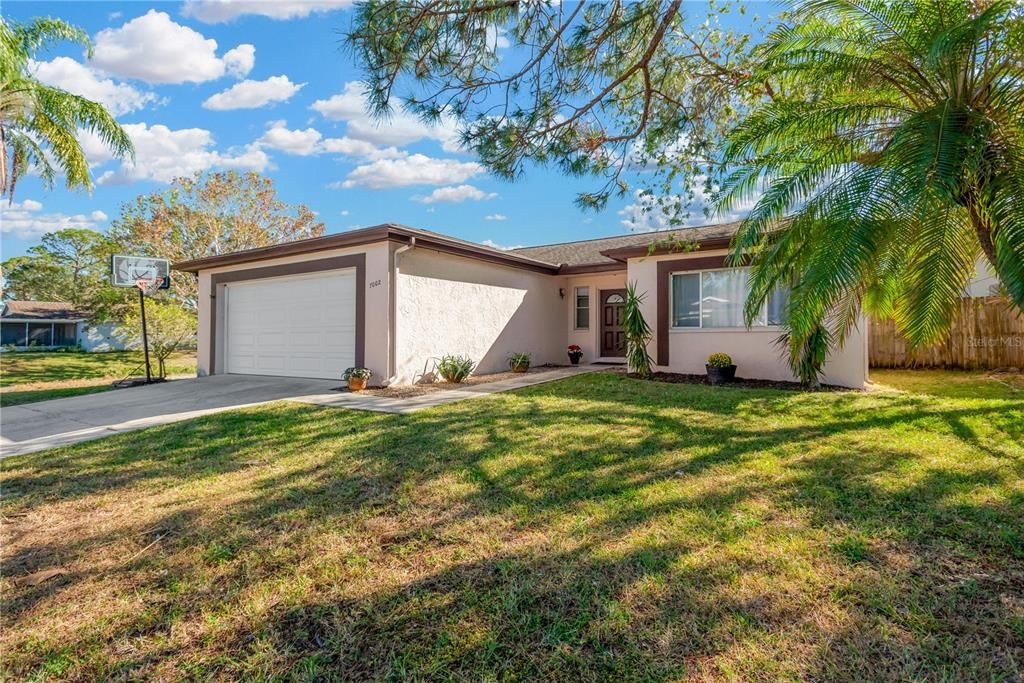 For Sale: $499,500 (3 beds, 2 baths, 1523 Square Feet)