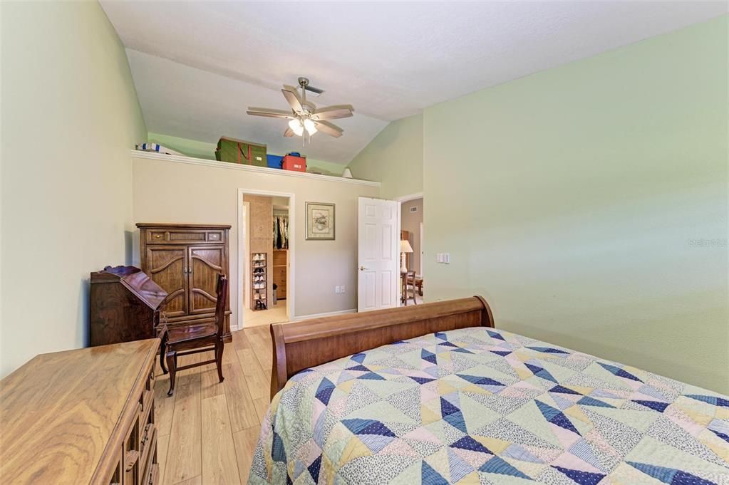 For Sale: $285,000 (2 beds, 2 baths, 1224 Square Feet)