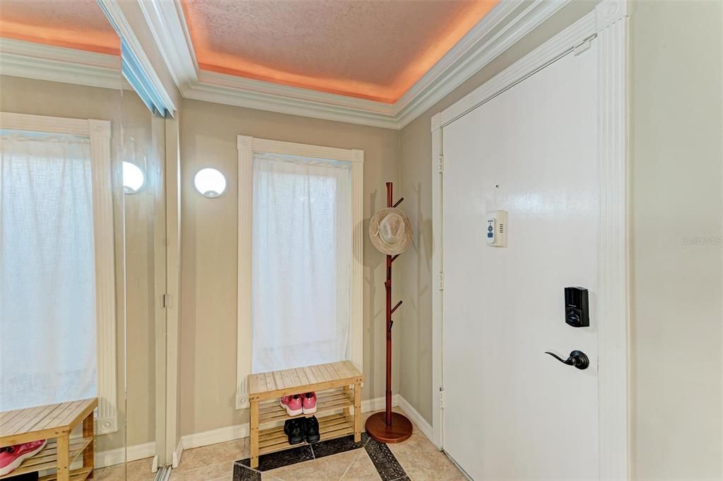 For Sale: $285,000 (2 beds, 2 baths, 1224 Square Feet)